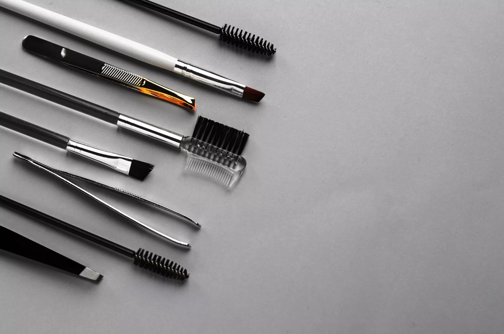 כלי עבודה להלחמת ריסים