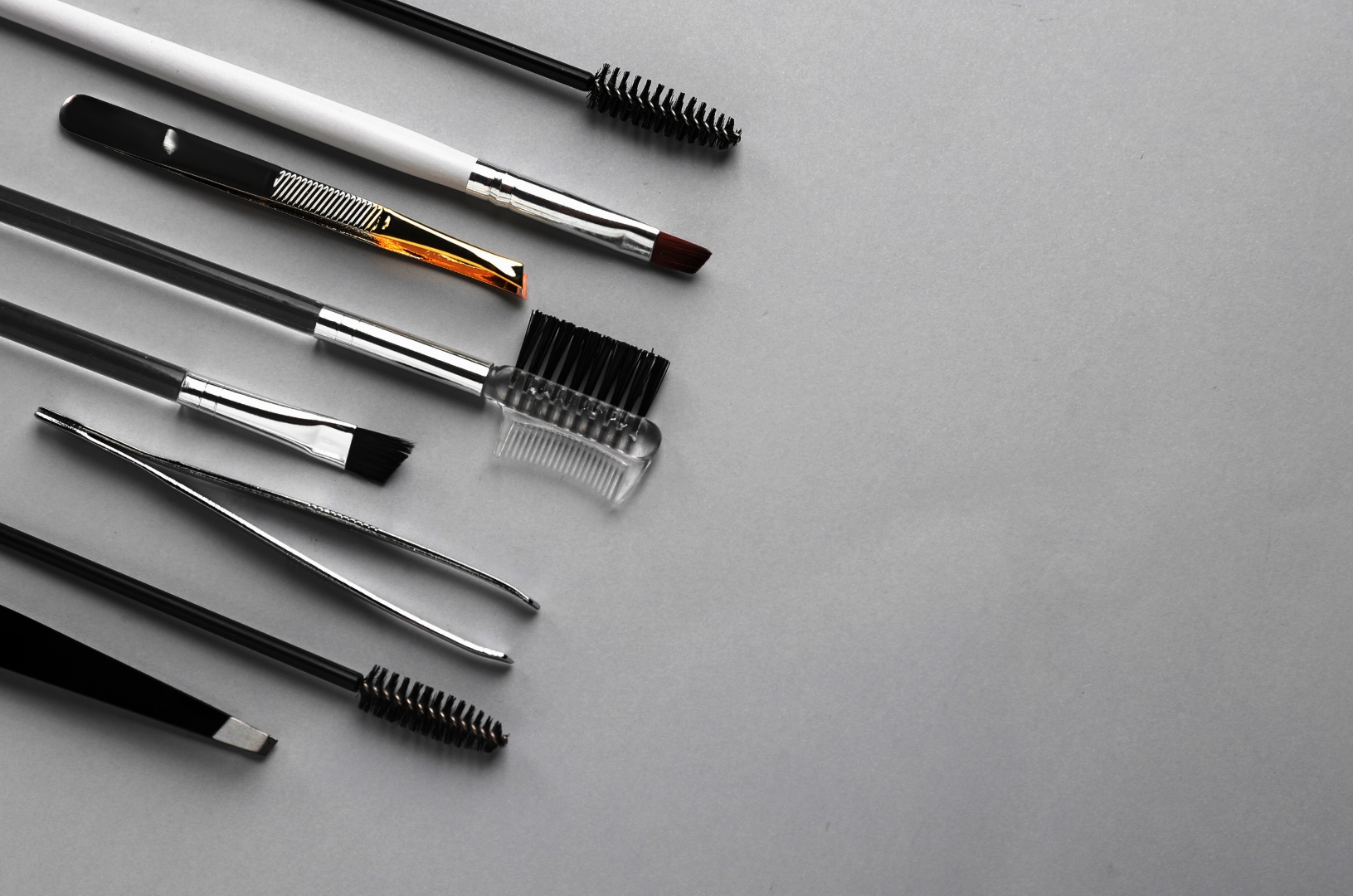 כלי עבודה להלחמת ריסים