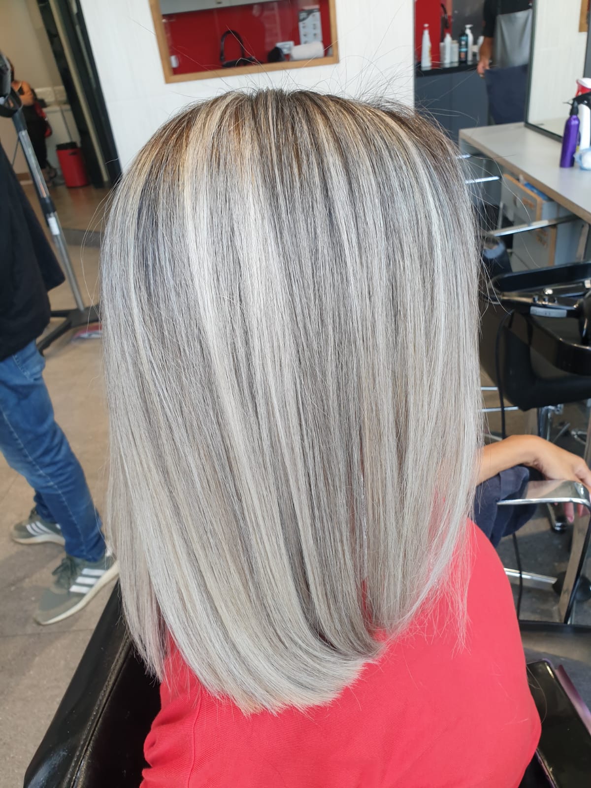 החלקות שיער מקצועיות, טיפולי קרטין, עיצוב שיער, מכללת סרג'יו