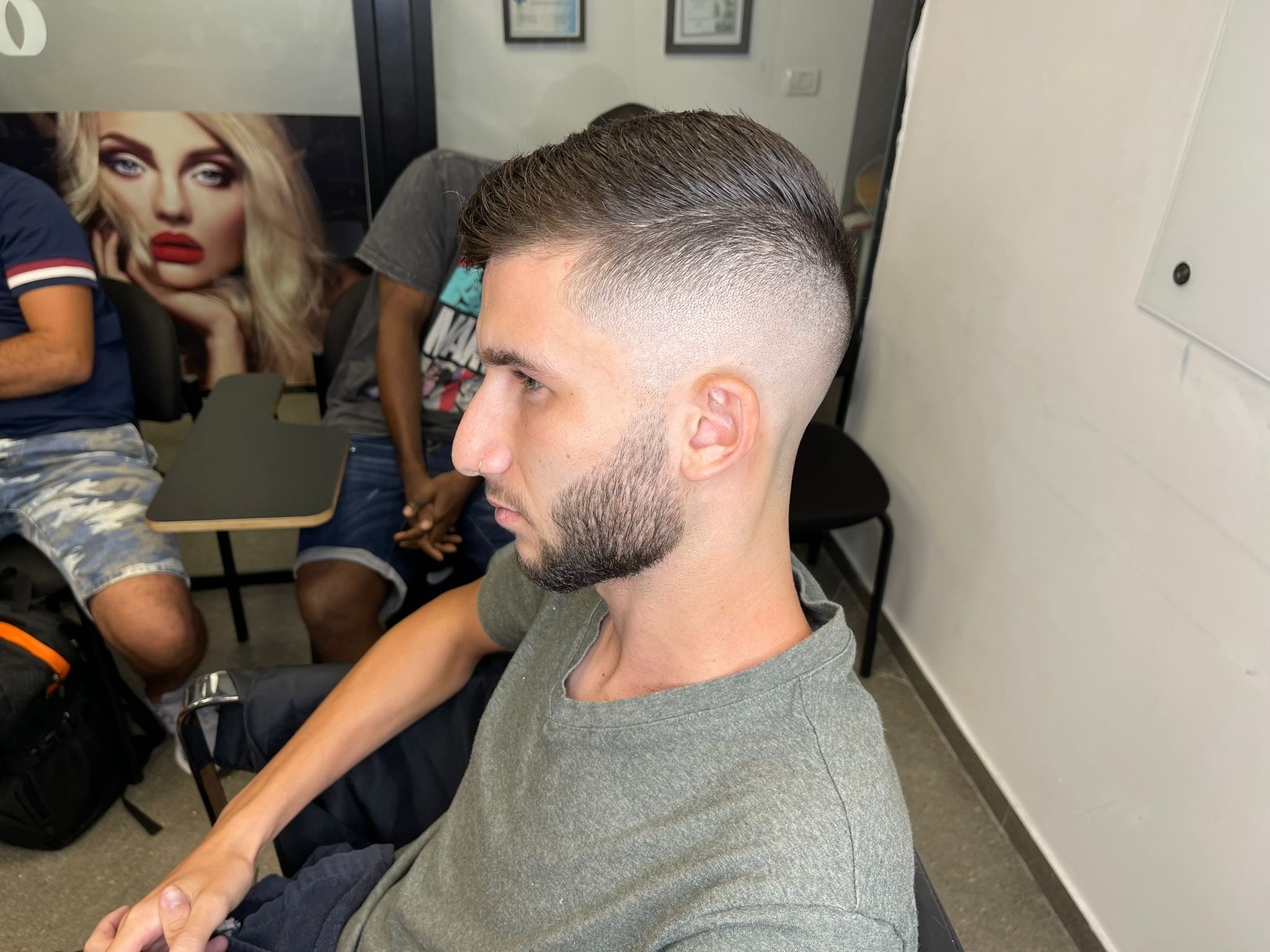 הכשרה מקצועית, עיצוב שיער, קורס ספרות