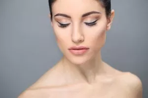 מיקרושיידינג טכניקת איפור קבוע מתקדמת לגבות טבעיות ומושלמות, מיקרובליידינג, הרמת ריסים וגבות