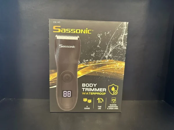 מכונת תספורת עמידה במים של Sassonic, מתאימה לשימוש באזורים רגישים.