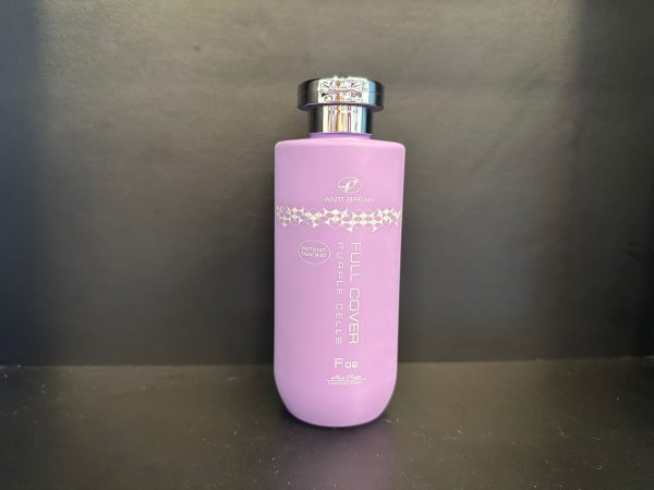 בקבוק סגול של ג'ל צבע לשיער, מוצר לטיפול והחלקה, מתאים למקצועות היופי.